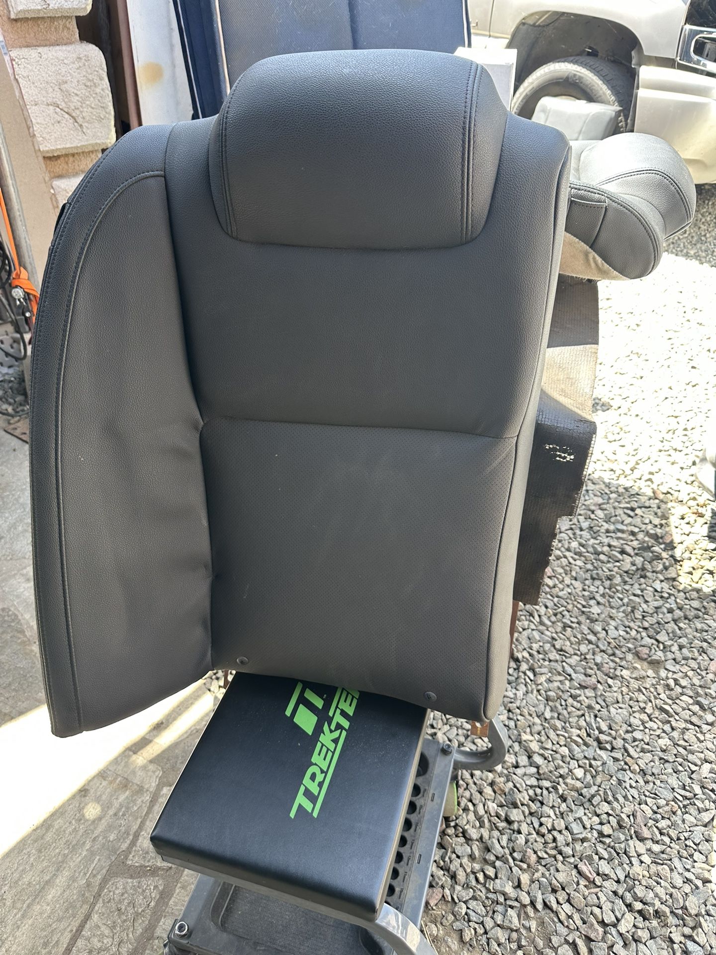 G8 Gt 2009 6.0 ( Right Rear Seat)