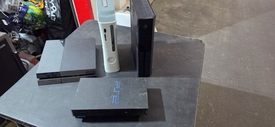 Game cosnsoles and games