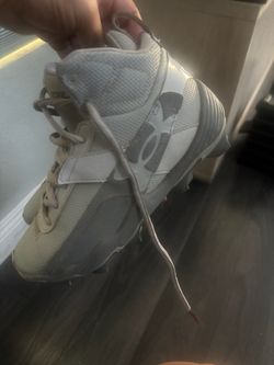 Under Armour Mid-Top Baseball Cleats