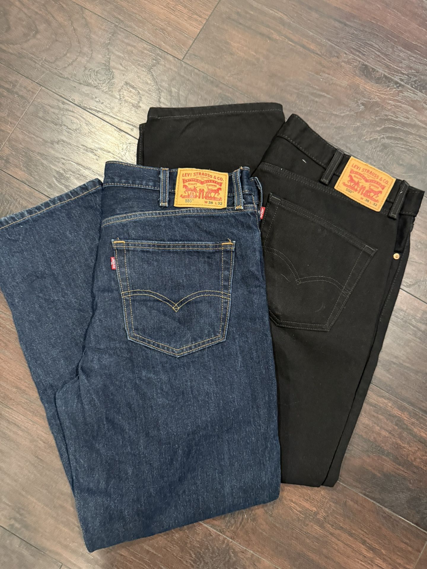 Men’s Levis 550