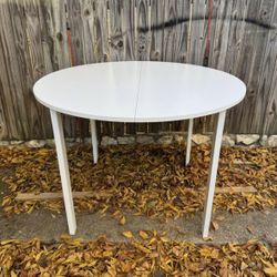 IKEA VIHALS round dining table.