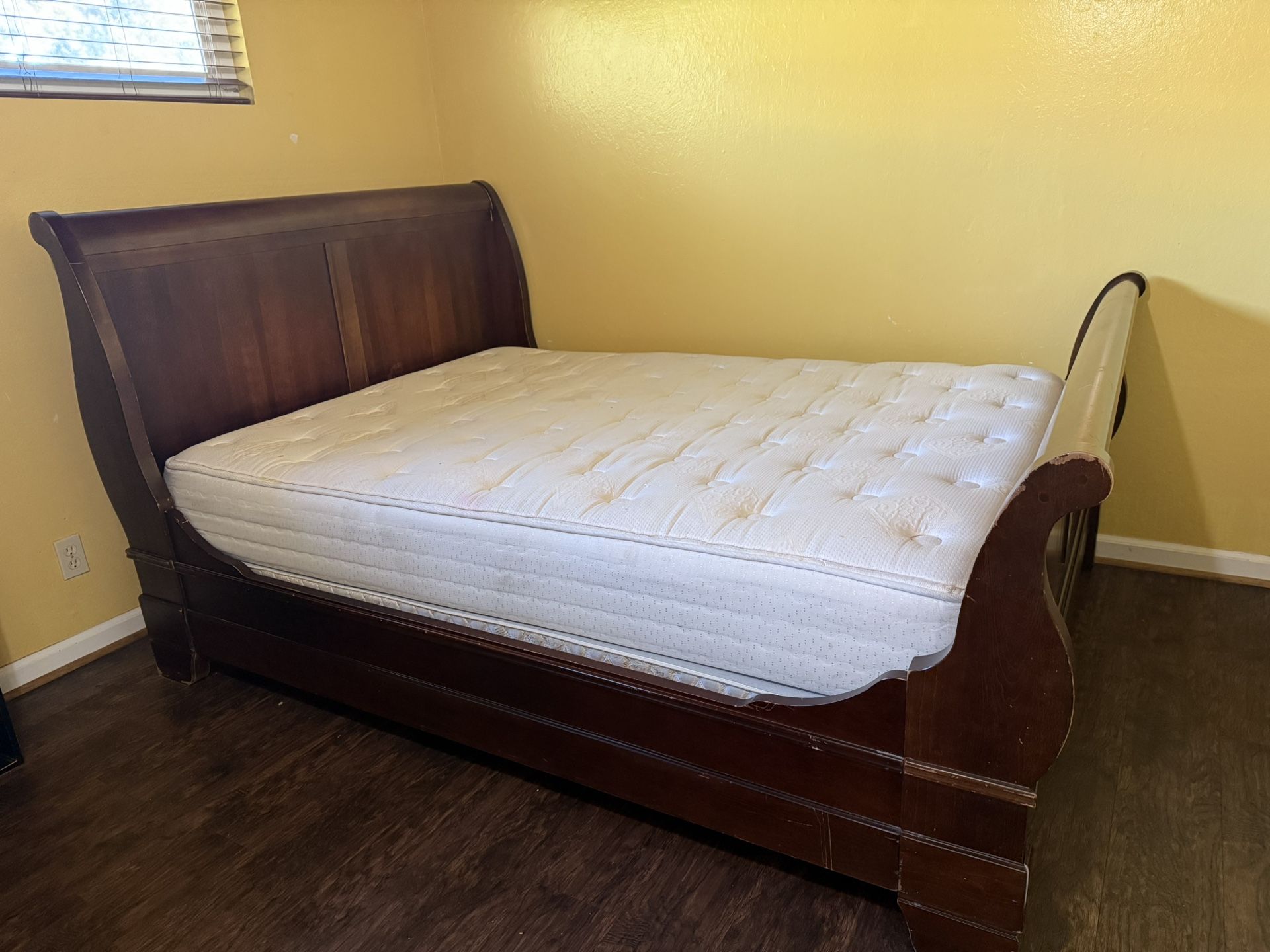 Queen Bed