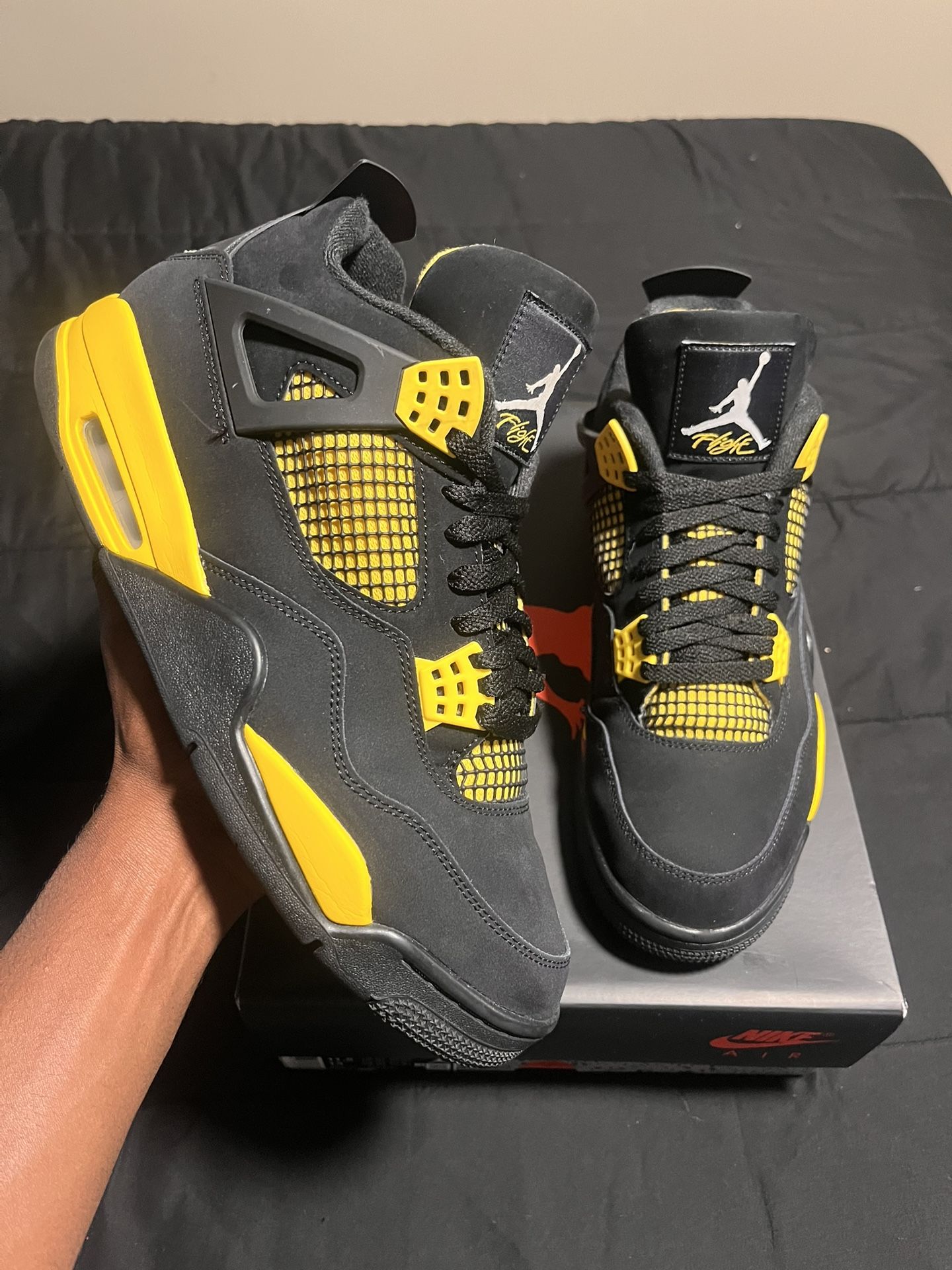 Jordan 4 Thunder sz 12