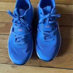 Women’s Nike sneakers