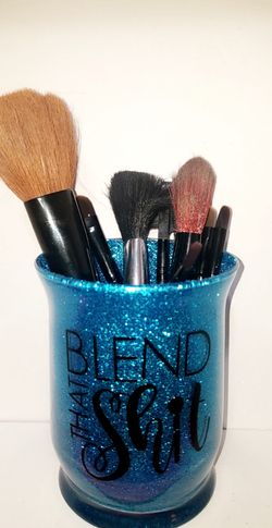 Makeup brush holder (no brushes)