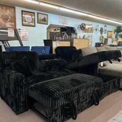 🚚Hot Deal🚚Brand New Reversible Sectional with Cup holder $799, Payment Available. Delivery and installation available.
