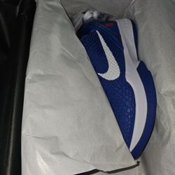 New Kobe 6 Potro Game Royal men size 7 
