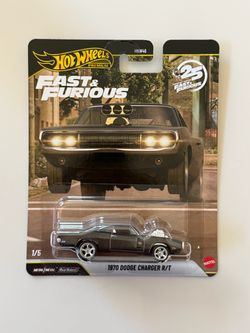 Hot Wheels Premium Fast & Furious 1970 Dodge Charger R/T Chase