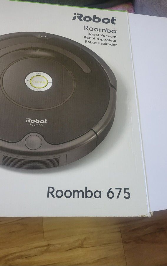Brand New In Box ROBOT ROOMBS 675