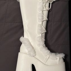 Demonia Women’s Boots Size 7