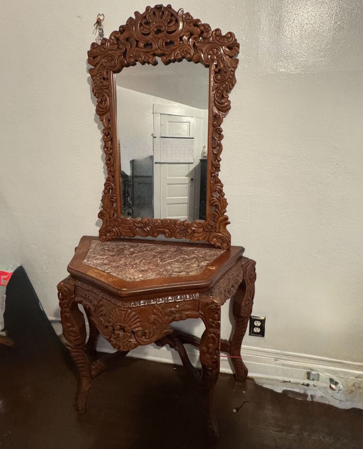 WOOD TABLE AND MIRROR