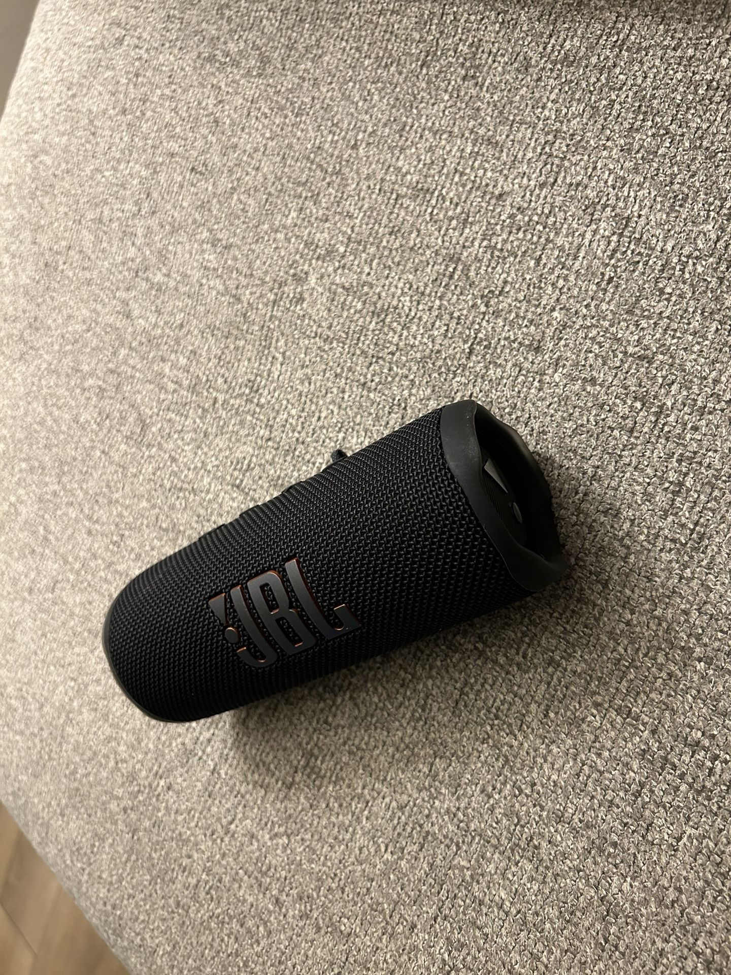 JBL Flip 6 Bluetooth Speaker 