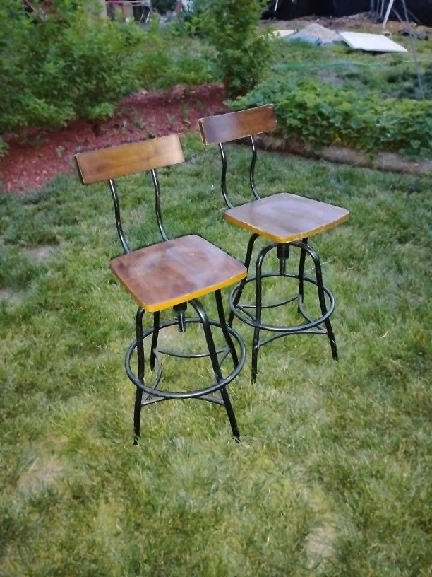 Chairs / Stools