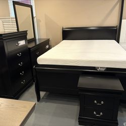 New 5pc Queen Bedroom Set