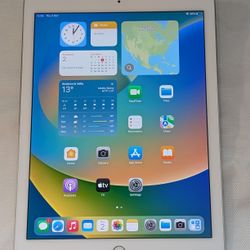 NICE APPLE iPad PRO 9.7 inch 32GB WIFI iOS16