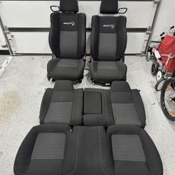 Challenger Hellcat Seats
