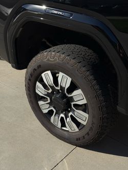 2025 Gmc sierra denali 2500 wheels and tires