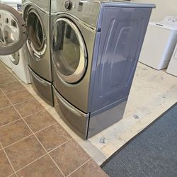 Whirlpool Pedestal Washer And Dryer Used Good Conditions 