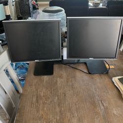 2 Dell Monitors With Stand 