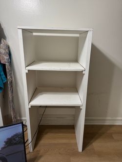 White shelf organizer wood
