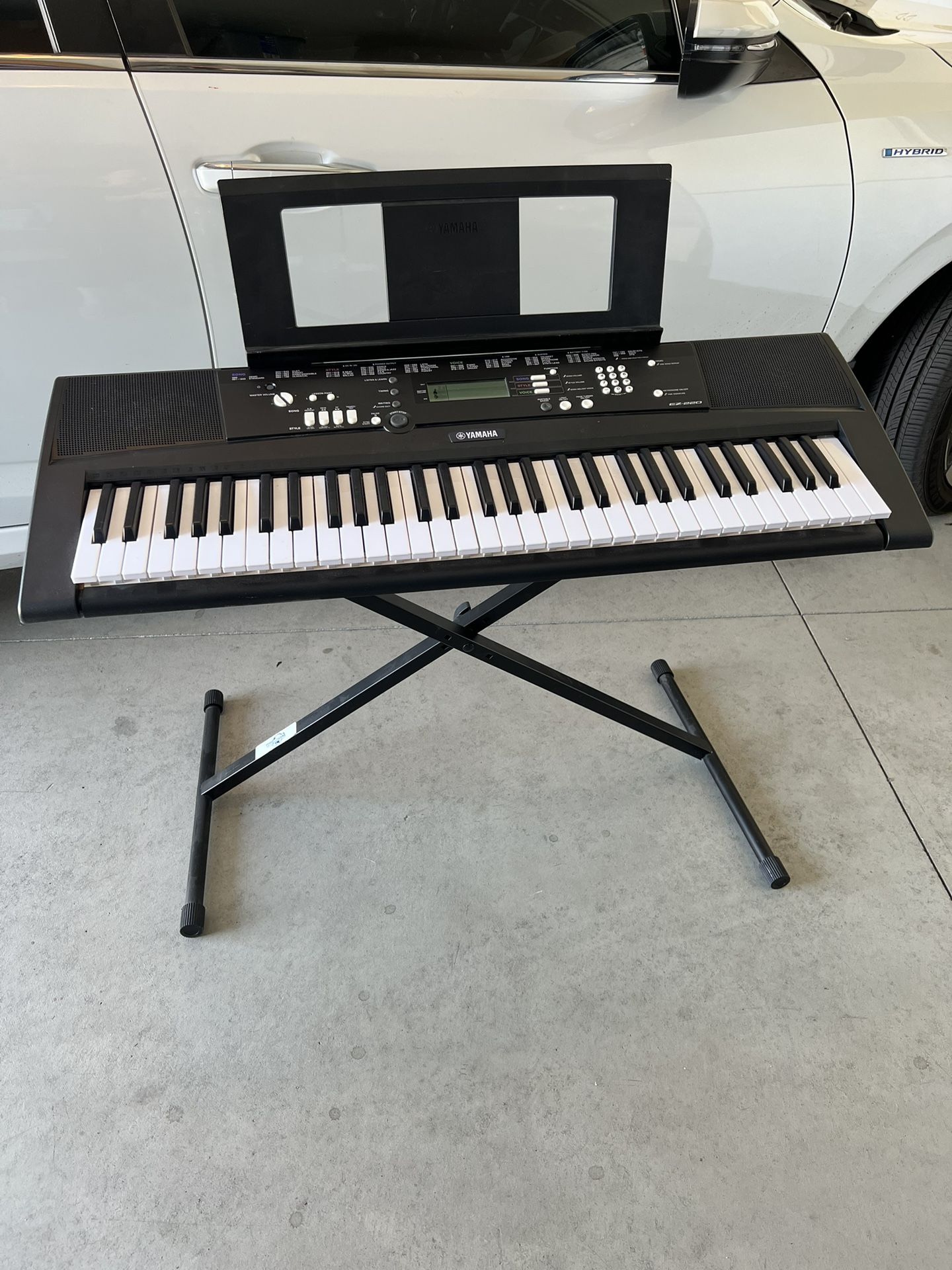 Yamaha Ez 220 Keyboard Yamaha EZ-220 61-Key Touch-Sensitive