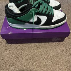Classic Green sb Dunks Size 9