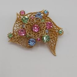 Gorgeous Vintage Golden Filigree Brooch With Sparkling Rhinestones (No Markings)