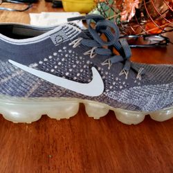 Nike Air Vapormax Flynit Shoes 8.5 2023