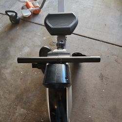 Rowing Machine 
