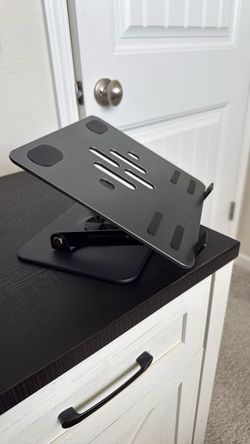 Adjustable Aluminum Laptop Stand
