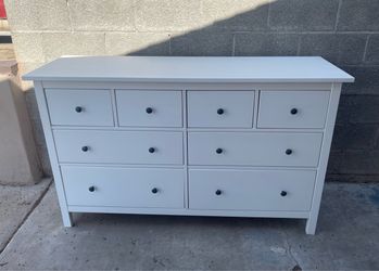 Ikea Hemnes Solid Wood White 8 Drawer Dresser (new condition)