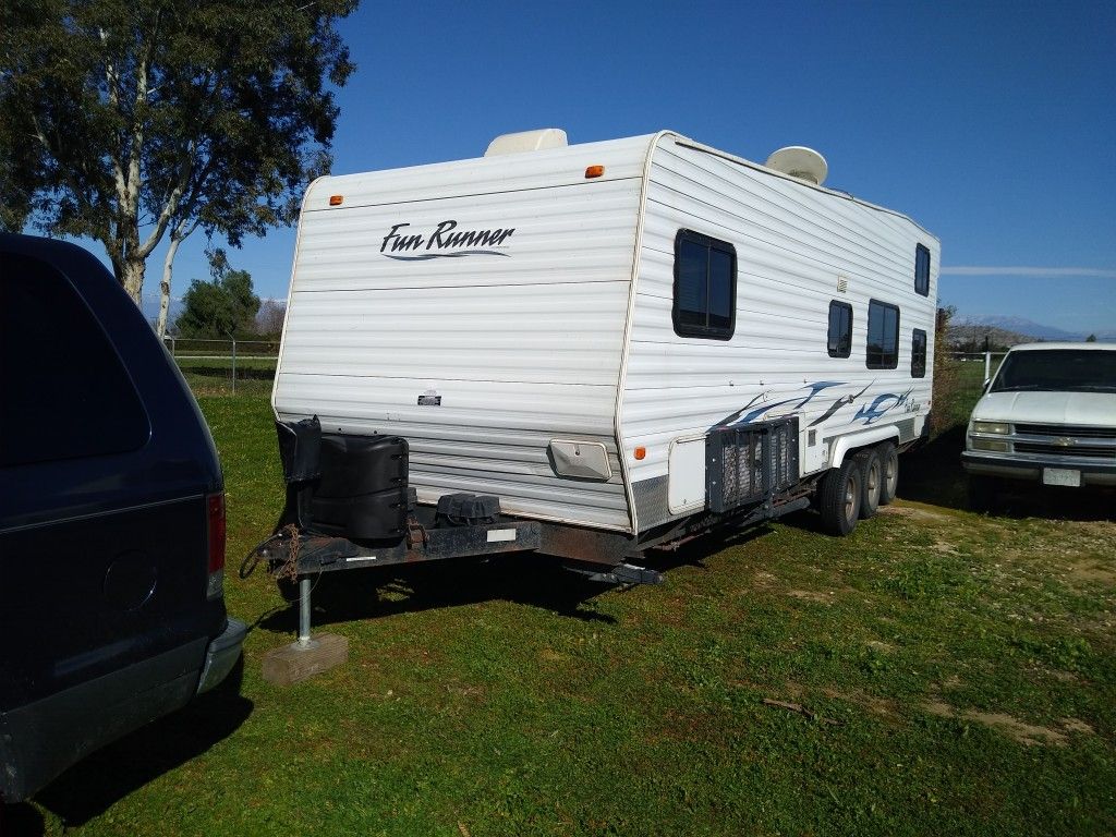30 ft Toy Hauler Toy Box for Sale in Perris, CA OfferUp