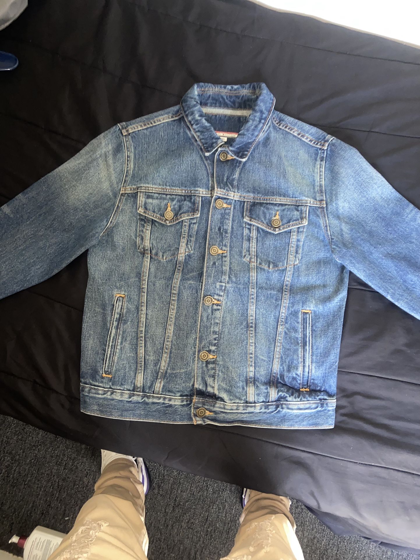 TOMMY HILFIGER JEAN JACKET SZ M $35