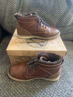 NJX boys Boots size 4