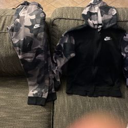 Nike cheap camouflage sweatsuit