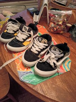 VANS JUNIORS SIZE 5.0 THE 2 PAIRS FOR $15 PICK UP IN SUN VALLEY