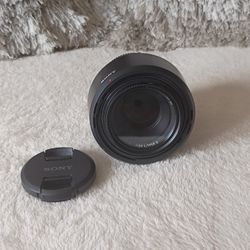 Sony - E 50mm F1.8 OSS Portrait Lens (SEL50F18/B), Black