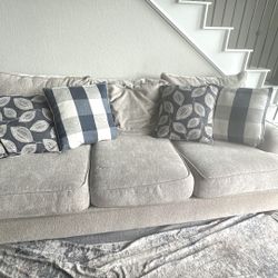 Beige 3-Seat Sofa – Excellent Condition