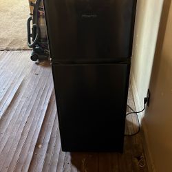 Hisense Mini Fridge