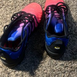 Nike Women's Air Vapormax Plus Cotton Candy: "Racer Blue/Black/Hyper Pink"