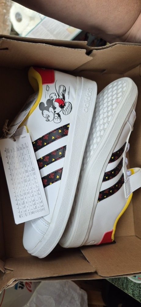 New Big Boys Mickey Mouse Adidas  Shoes  Size 4