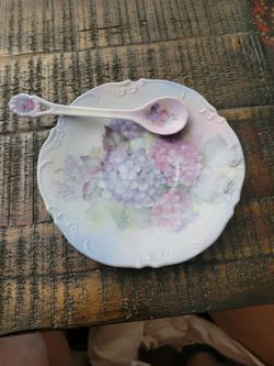 Porcelain Plate and Spoon Set with Floral Design