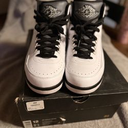 Air Jordan Retro 2 