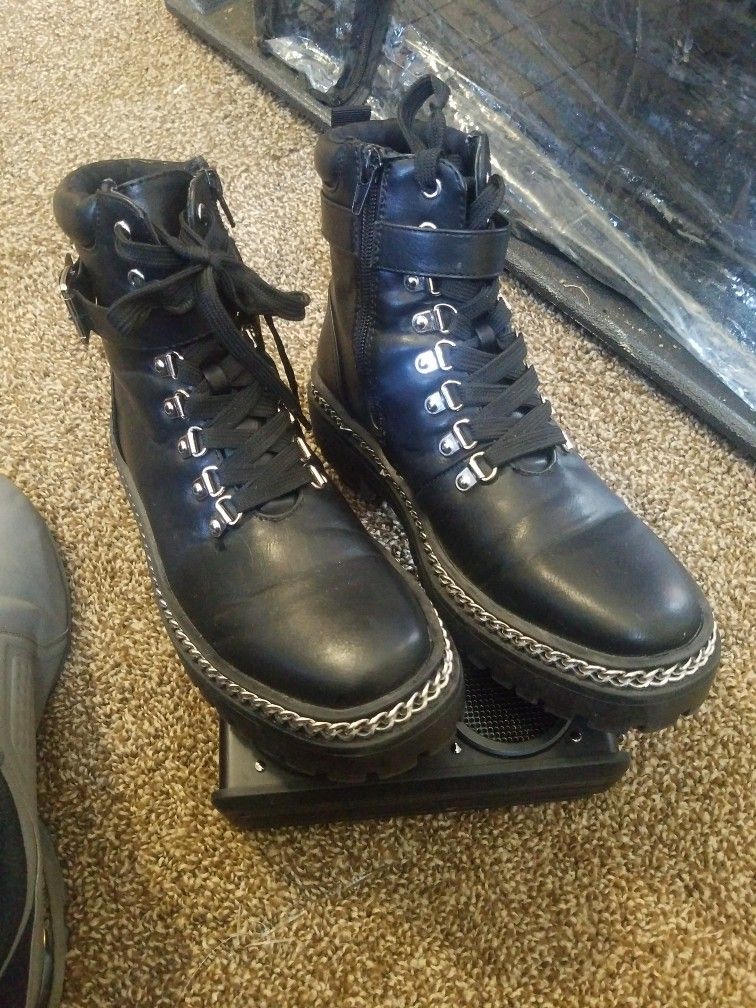 7.5 Women's Leather Boots. Only Worn 3 Times