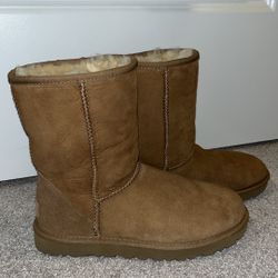 UGG Classic Short II