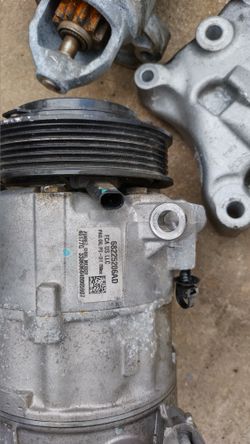 AC compressor For Chrysler - Dodge 3.6L Engines. Parts.