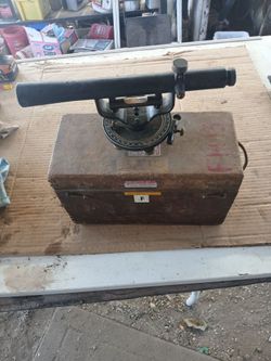 VINTAGE BERGER SURVEYOR SCOPE IN BOX