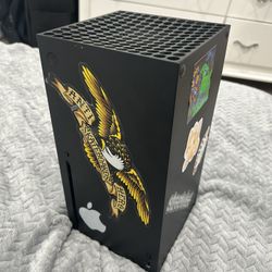 Xbox X (1T),  2 Controllers, Rechargeable Batteries (usb C), Extra 1T Of Storage, Headset