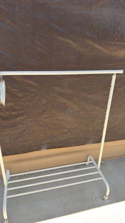 Clothing rack