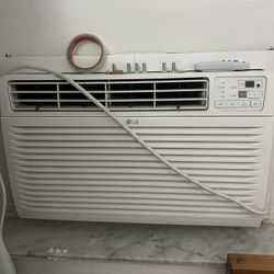 LG window air conditioner in excellent Condition